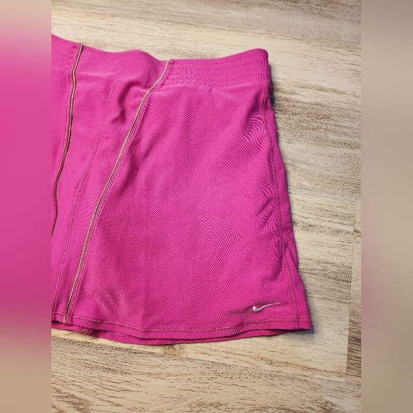 Womens nike skirt (skort) - Picture 2 of 5